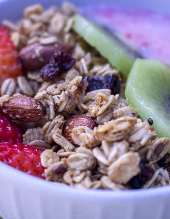 Bow con granola granols enteros Nutrisnacks